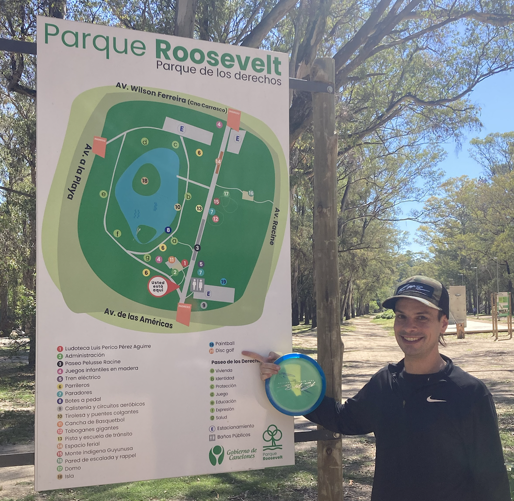 Disc golf featured on the Parque Roosevelt entrance sign